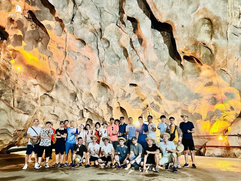 Hang Sửng Sốt
