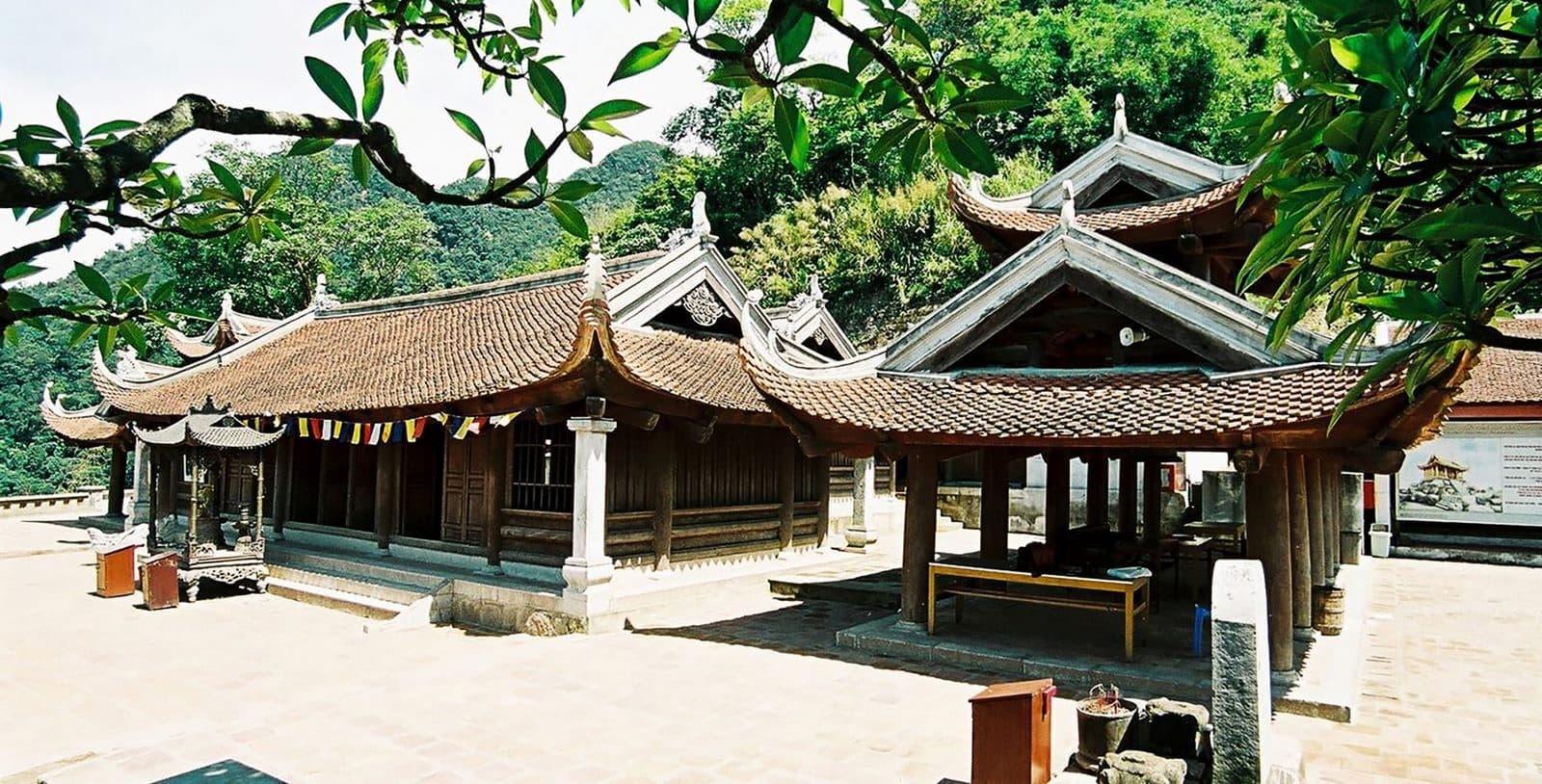 Chùa Hoa Yên Yên Tử