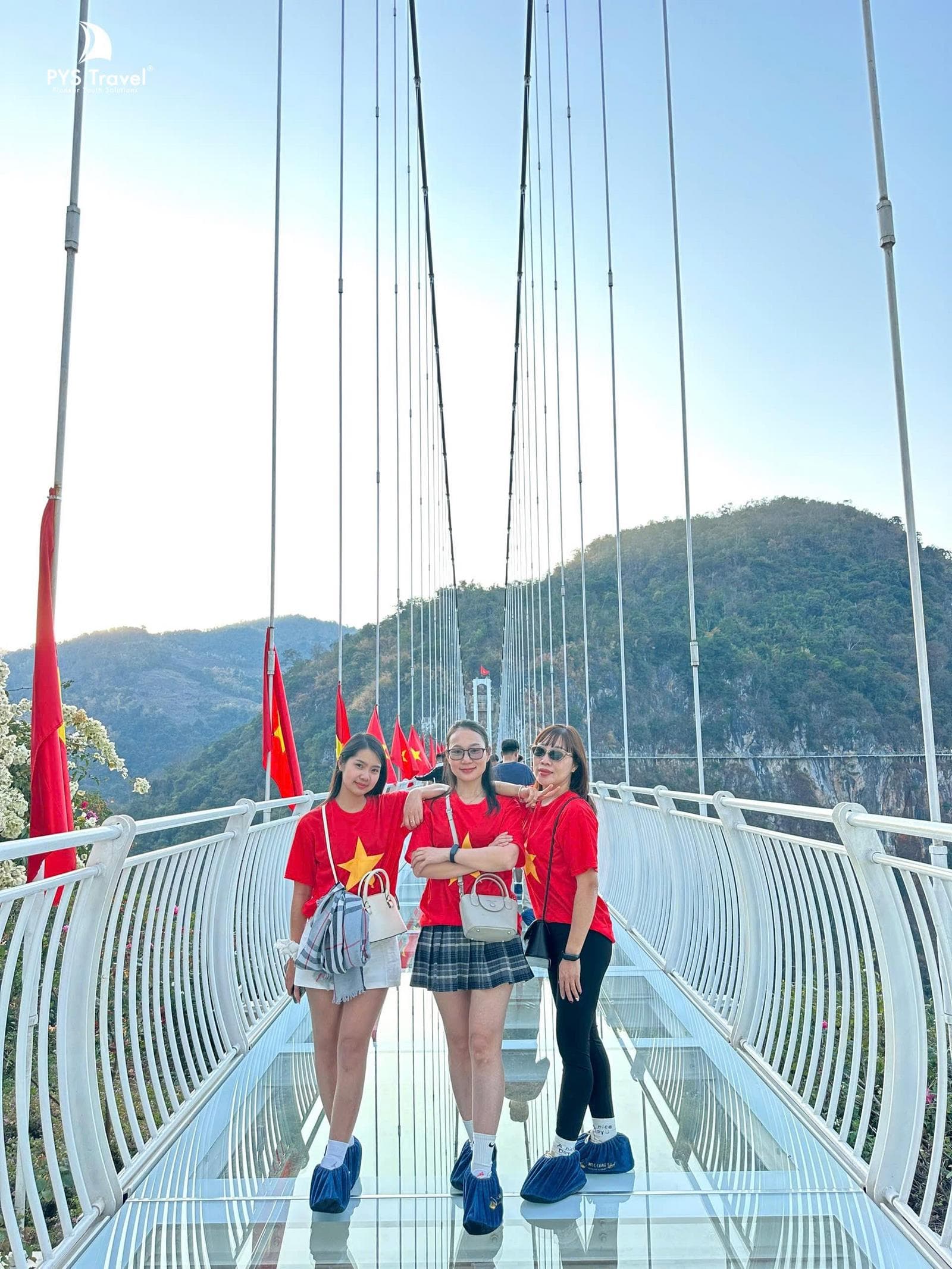 Cầu kính Bạch Long