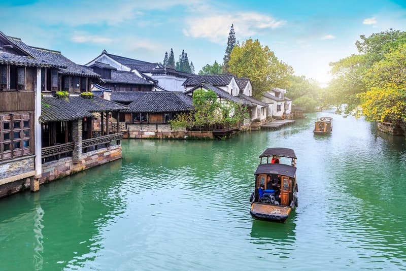 tour-thuong-hai-o-tran-mua-thu-pystravel-4.jpg