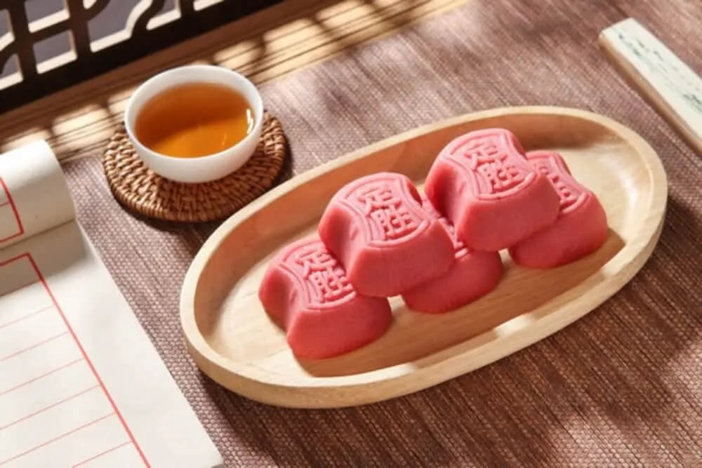 banh-gao-nep-truyen-thong.webp