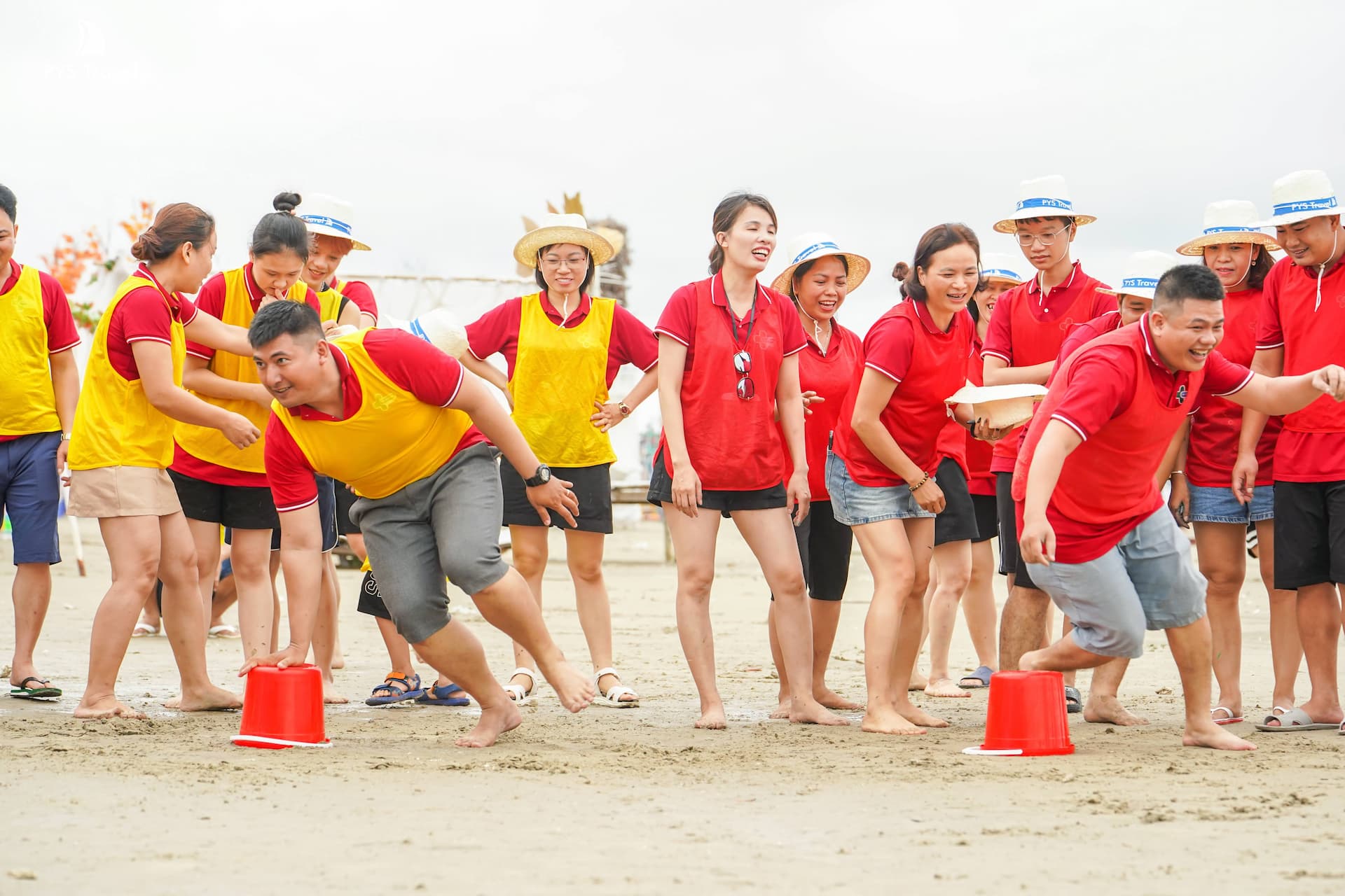 Teambuilding trên biển Trà Cổ