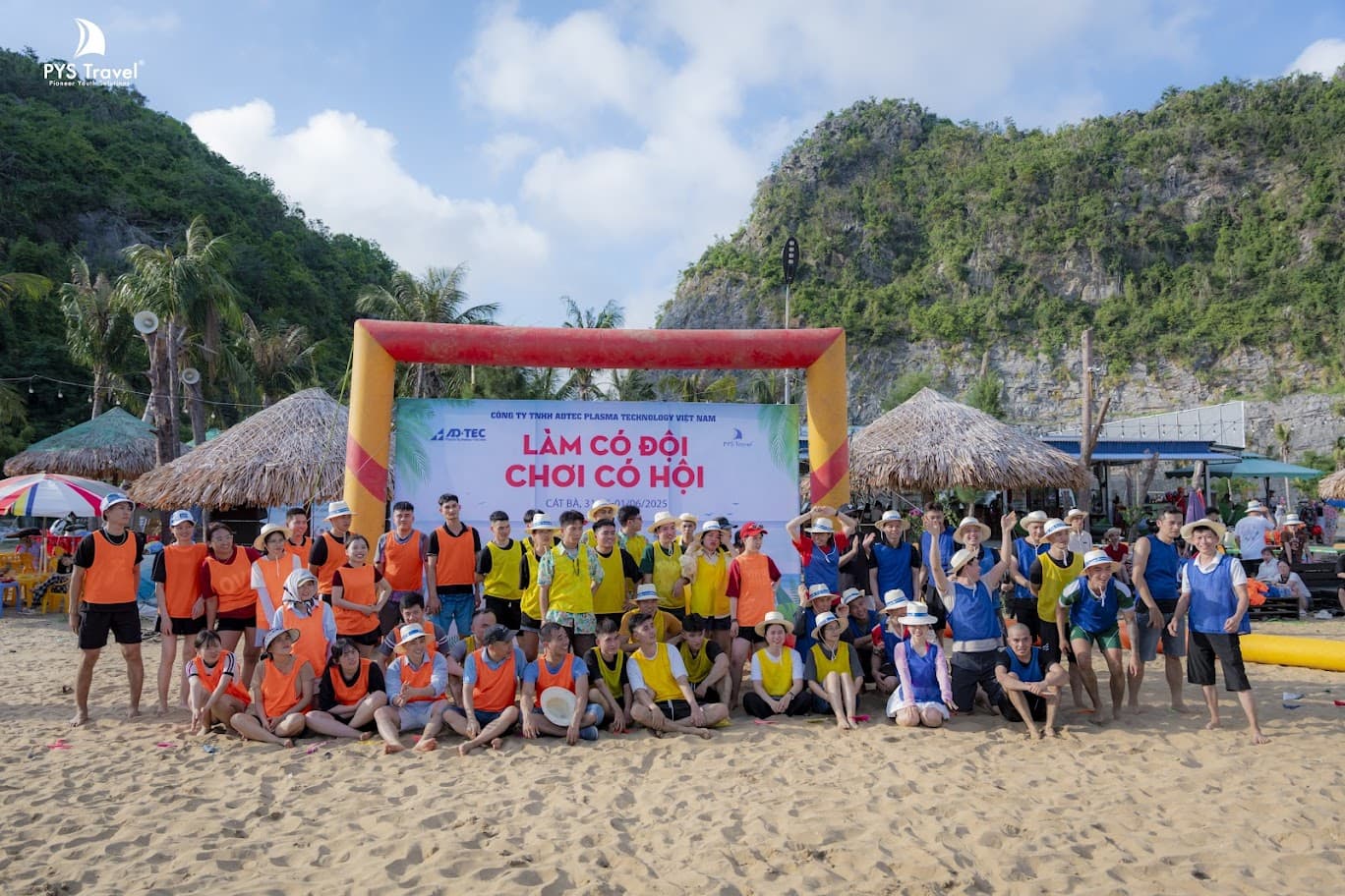 Đoàn khách PYS Travel tại Cát Bà