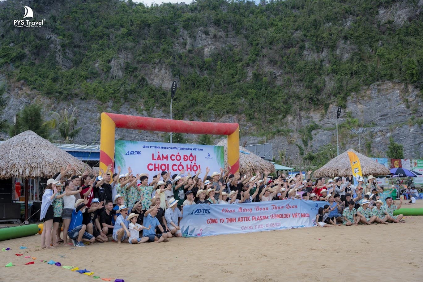 Đoàn khách PYS Travel tại Cát Bà