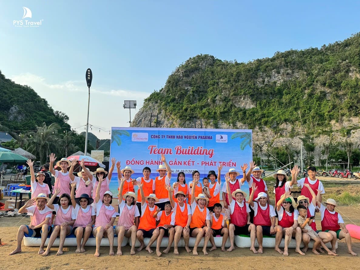 Team Building bãi biển Cát Bà