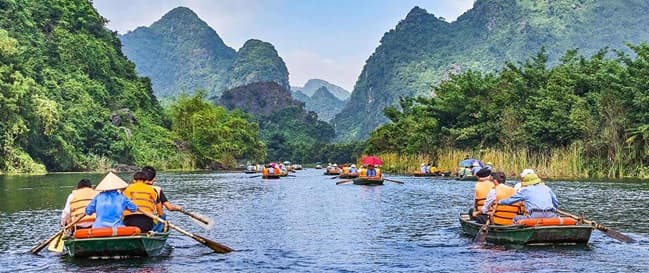 Ninh-Binh-Vietnam.jpg