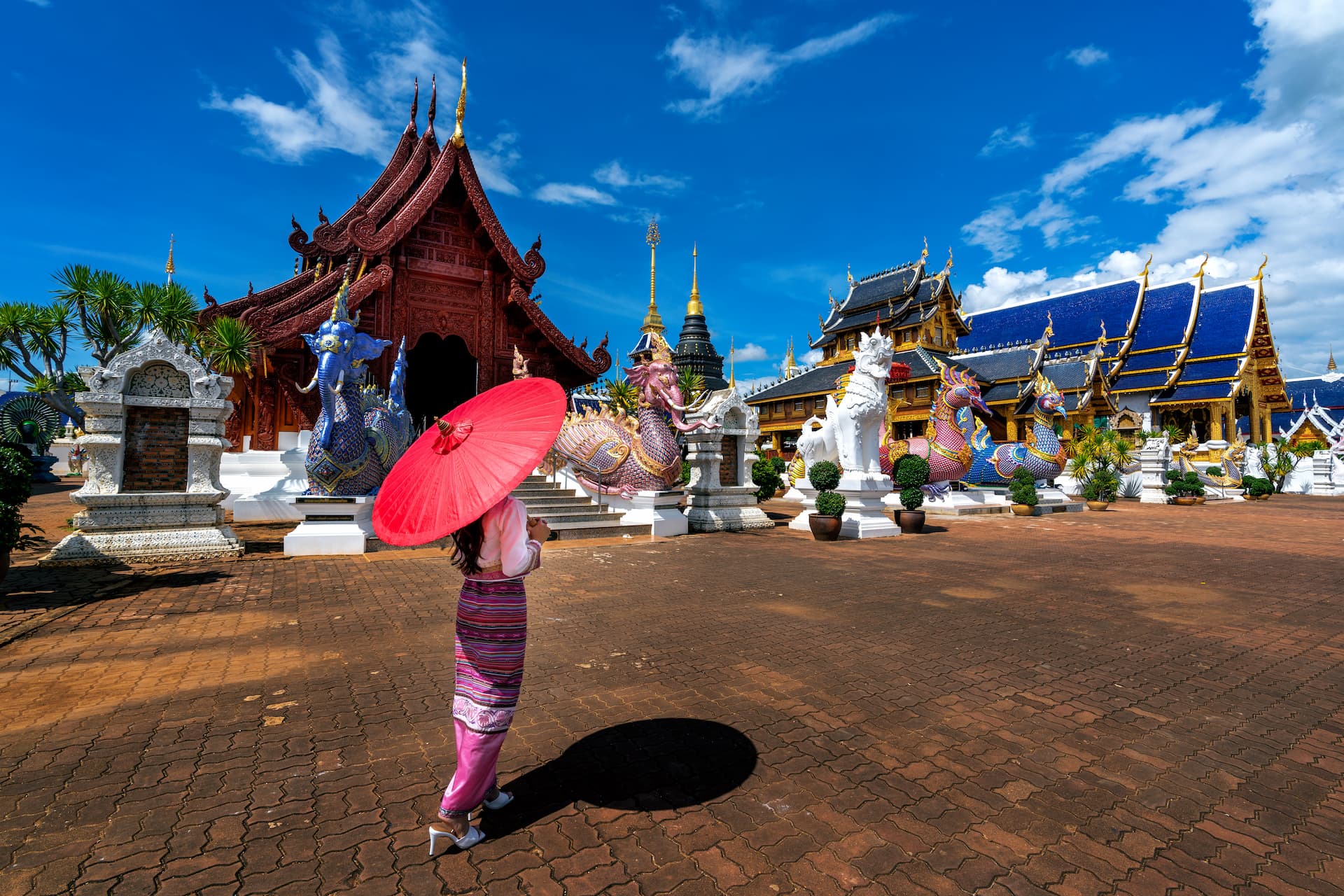 asian-women-wearing-thai-dress-costume-traditional-according-thai-culture-temple-chiang-mai.jpg