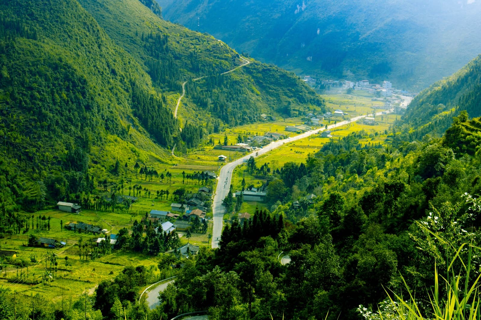 Toàn cảnh thung lũng Sủng Là bình yên
