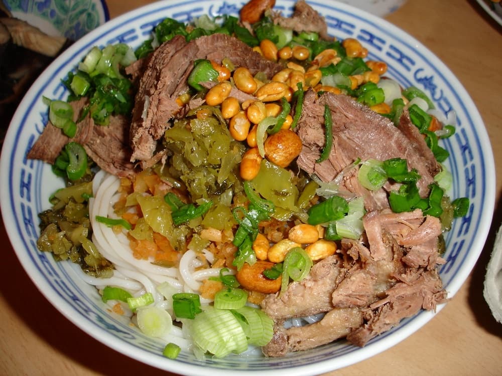 Thưởng thức đặc sản bún Quế Lâm 