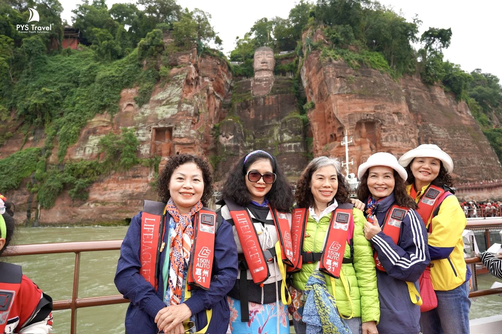 tour-thanh-do-cuu-trai-cau-16.jpg