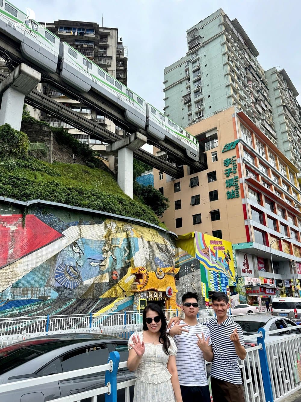 Du khách PYS Travel du lịch Cửu Trại Câu Trùng Khánh