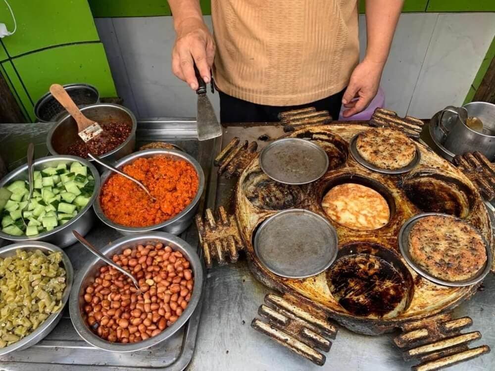 đồ ăn của phượng hoàng cố trấn khá rẻ