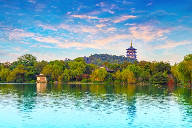 Tây Hồ mùa thu lá chuyển màu