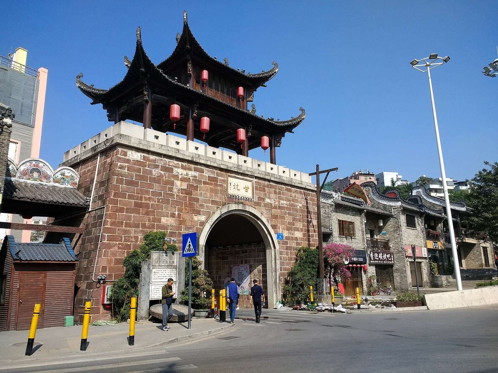 tour-quang-chau-tham-quyen-22.jpg