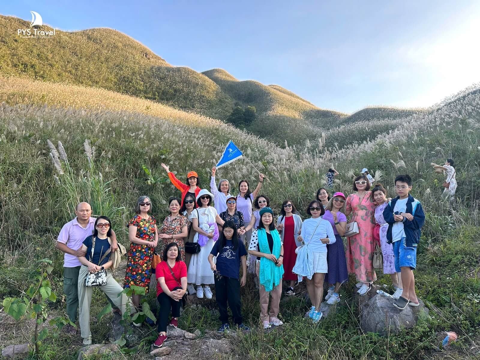 Đoàn khách PYS Travel tại Bình Liêu