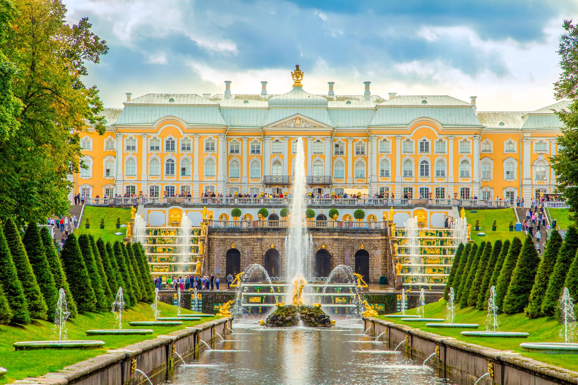 peterhof-st-petersburg-russia-september-12-2023.jpg