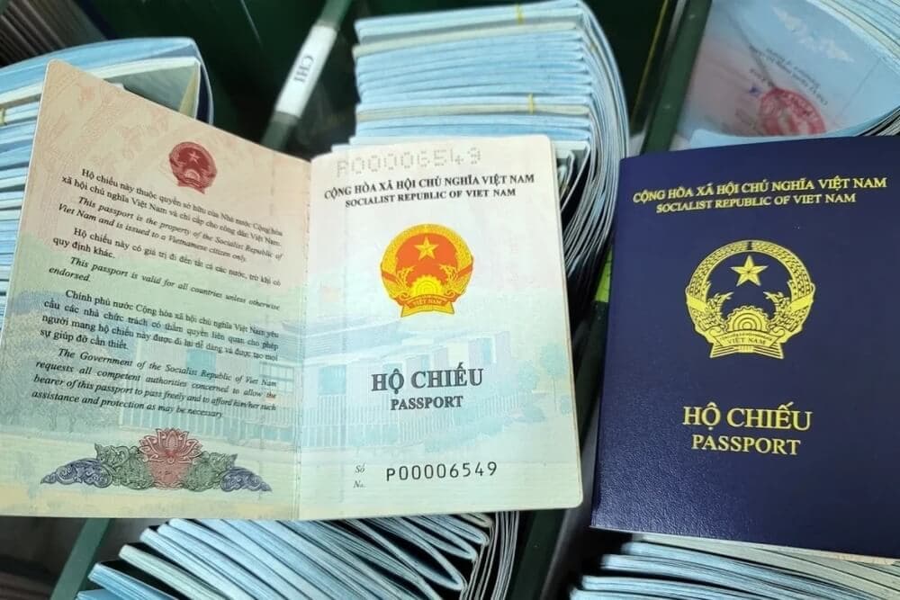Hộ chiếu còn hạn tối thiểu 6 tháng