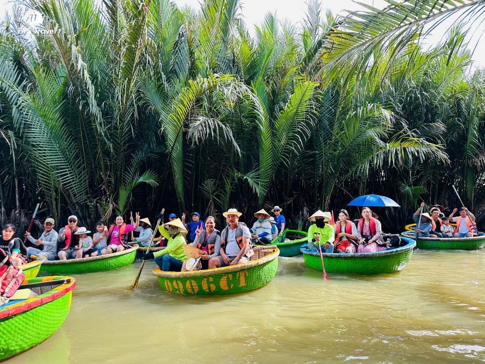 Rừng dừa Bảy mẫu Hội An Du khách PYS Travel đi Rừng dừa Bảy Mẫu Hội An