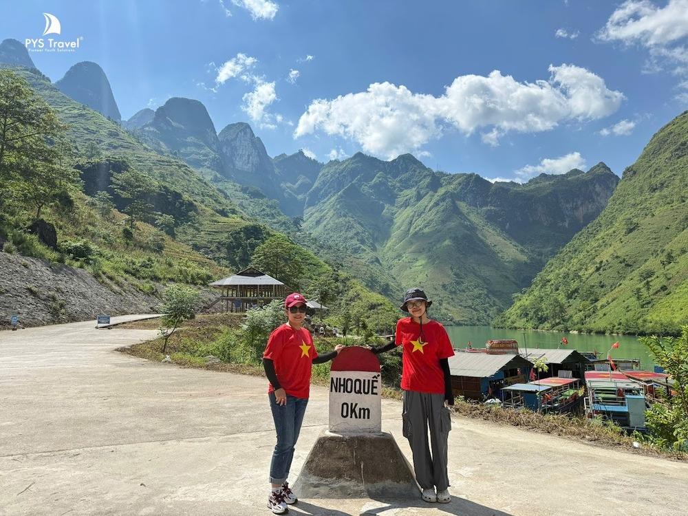 Đến Hà Giang dịp 30/4 - Mảnh đất "chim bay hai lần gẫy cánh" cực hút khách du lịch