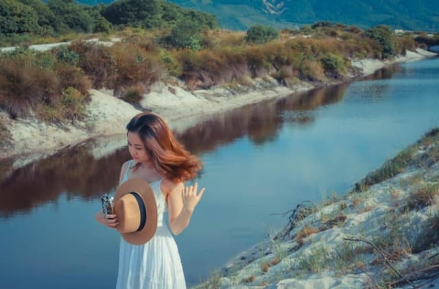 Hè này nên đi Quan Lạn hay đảo Cô Tô?