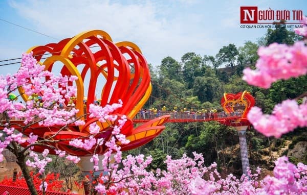 Cực Hot: 25/4/2019 khai trương cầu kính tình yêu Mộc Châu sở hữu 3 kỷ lục Việt Nam