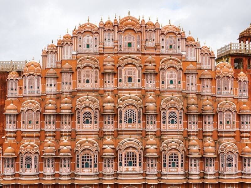 Choáng ngợp với Hawa Mahal  - cung điện 5 tầng có gần 1000 cửa sổ
