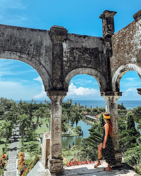 Cung điện nước Taman Ujung – Nơi bạn sống ảo tựa trời Âu