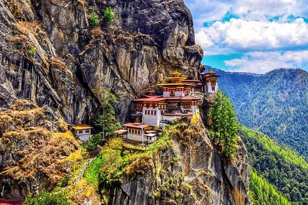 Khám phá Tiger's nest: Tu viện cổ bên vách núi cheo leo