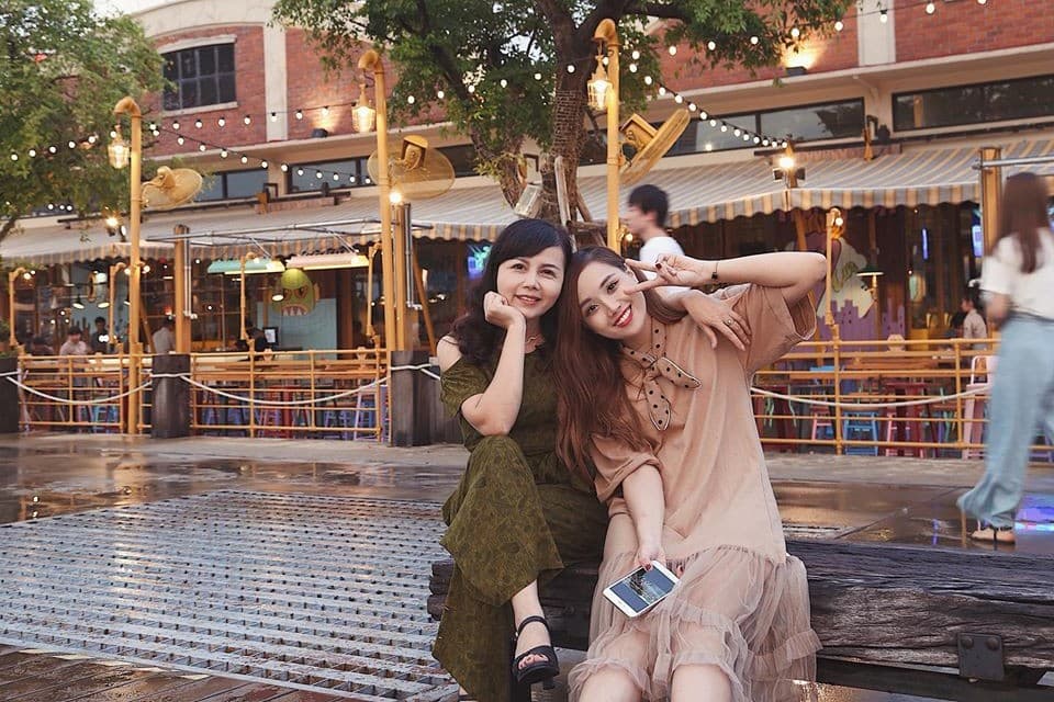 Bạn mẹ xì tin - Người bạn đồng hành trong chuyến du lịch bụi lần này của tớ
