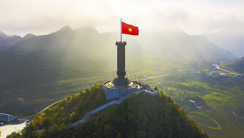 Cột cờ lũng cú 