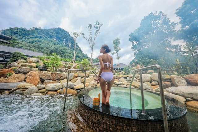 Tour Hà Nội - Suối khoáng Onsen Quang Hanh Quảng Ninh 1 ngày