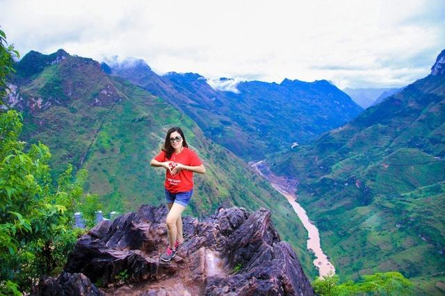 Du lịch Mèo Vạc Hà Giang có gì hấp dẫn mà lại hot đến vậy?