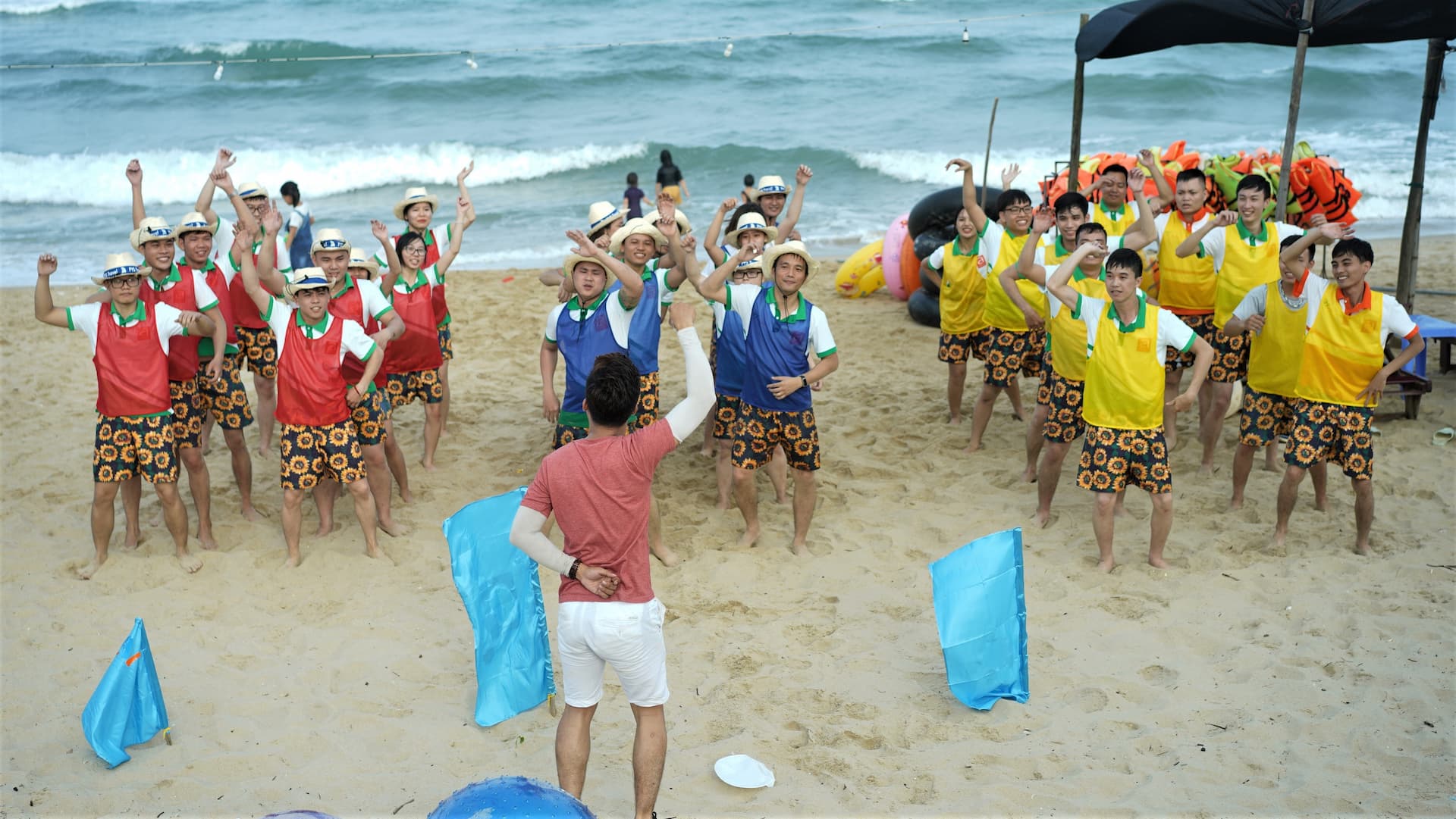 teambuilding biển Quan Lạn