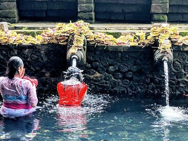 anh 1 tirta empul 1.jpg