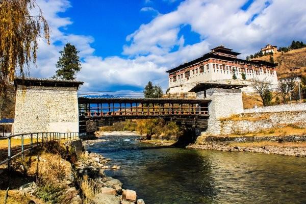 tu-vien-rinpung-paro-bhutan.jpg