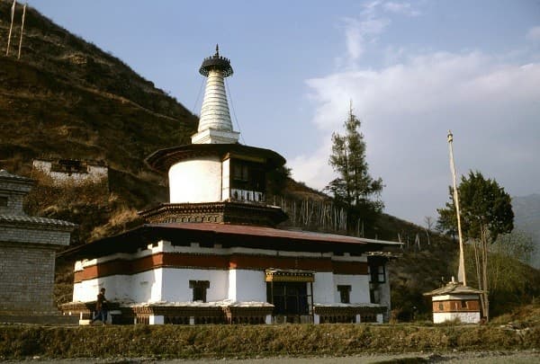 den-dumtseg-paro-bhutan.jpg