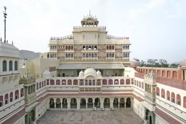anh 2 chandra mahal 2.jpg