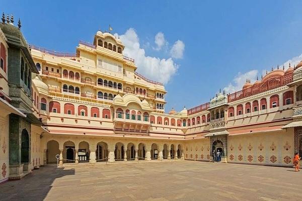 anh 3 chandra mahal 3.jpg