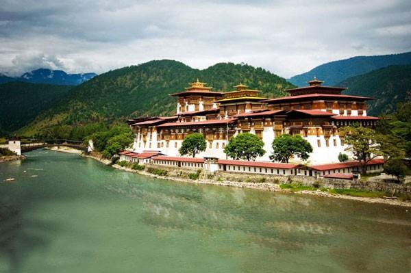 dungchannoiphaodainoitiengTashichoDzong04.jpg