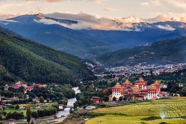 tashichho-dzong-bhutan2.jpg