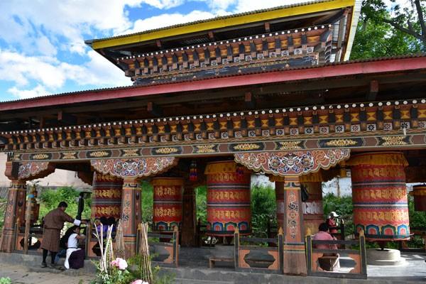 KyichuLhakhangngoichuaconhatbhutan04.jpg