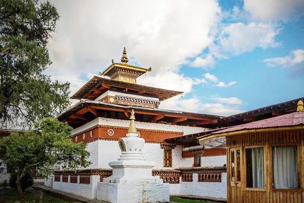 KyichuLhakhangngoichuaconhatbhutan02.jpg