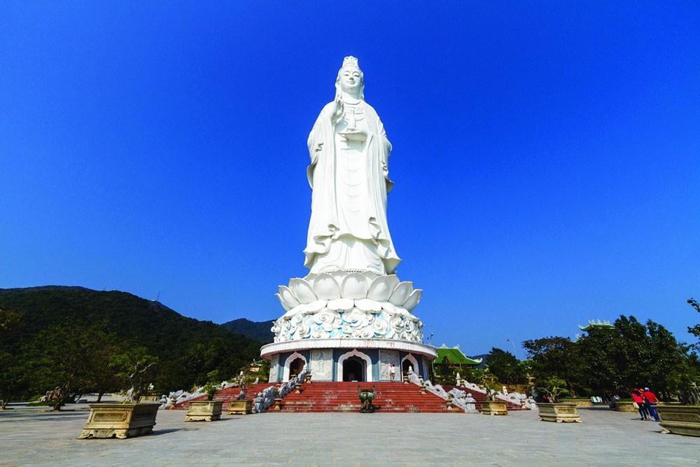 Tượng Phật Bà 67m