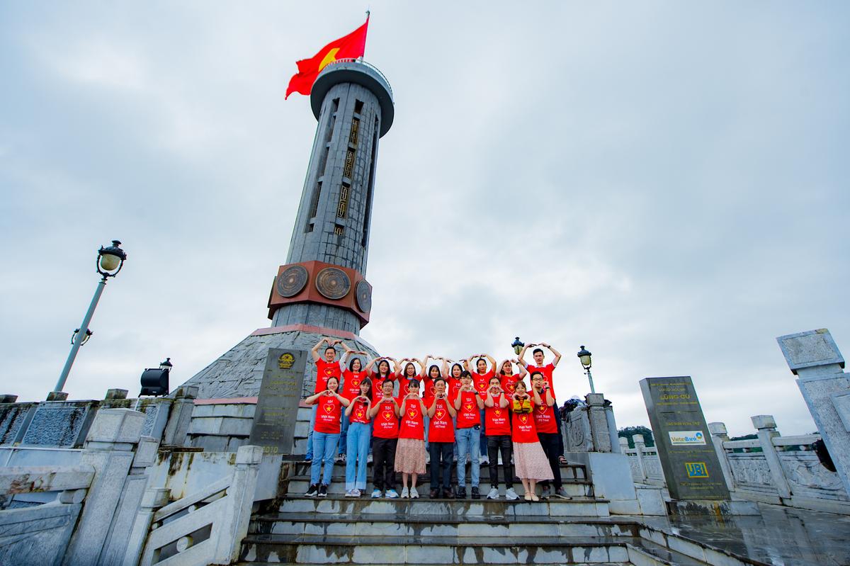 cột cờ lũng cú