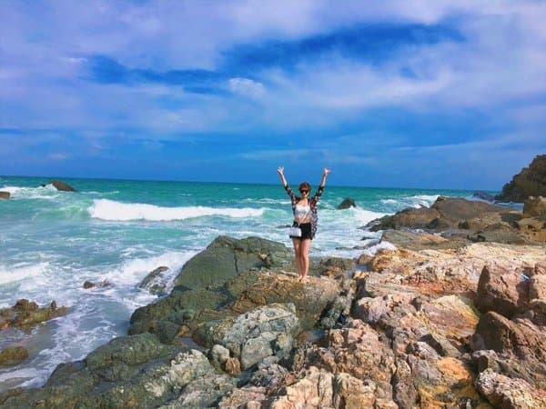 Bãi đá Móng Rồng