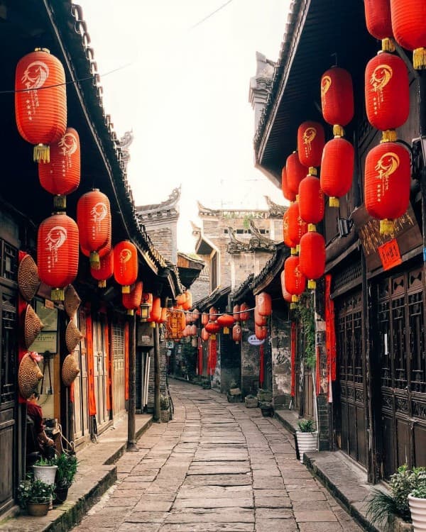 Những góc đèn lồng đỏ rực rỡ sẽ trở thành điểm nhấn cho bức ảnh của bạn (ảnh: @beatrizvp2018)