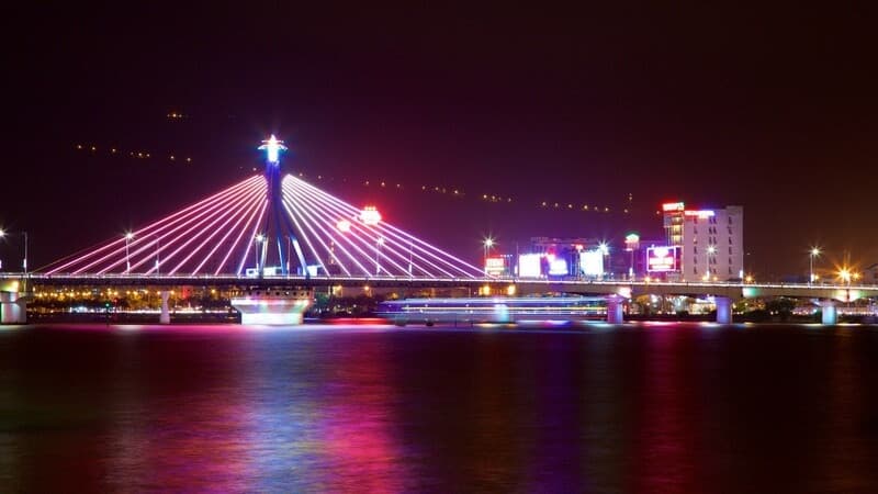 tham quan cầu sông hàn đà nẵng