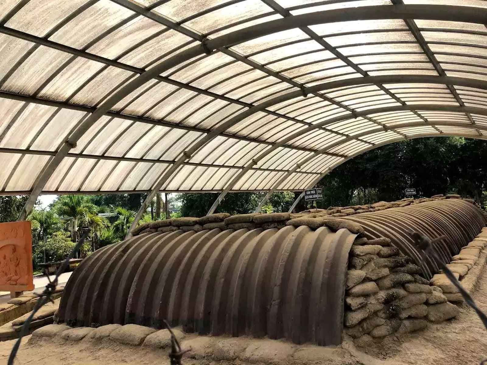 Hầm Đờ Cát, Tour Vòng cung Tây Bắc: Mộc Châu - Điện Biên - Lai Châu - Sapa