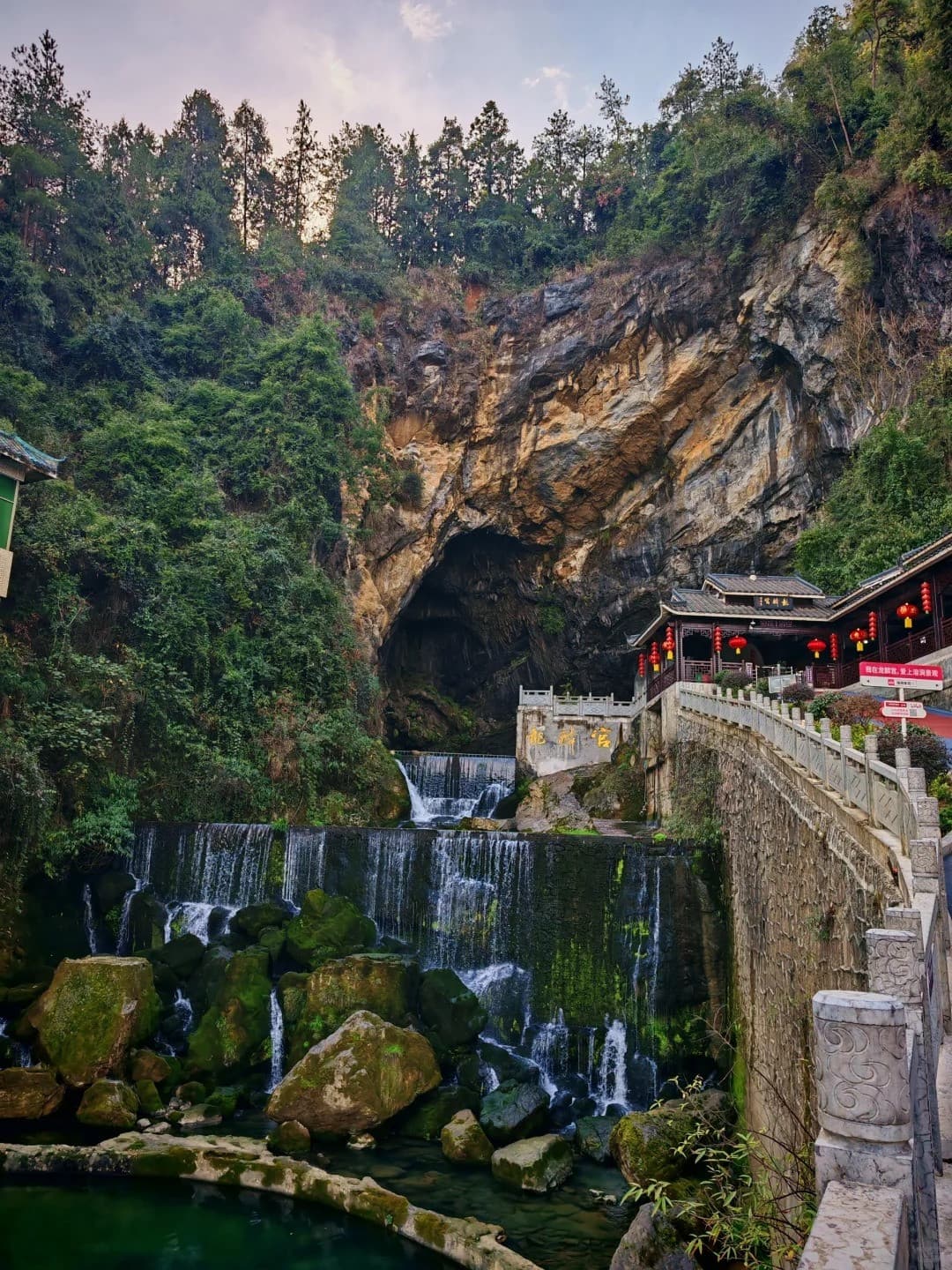 ân thi long lân cung,tour ân thi trương gia giới phượng hoàng cổ trấn tết dương lịch