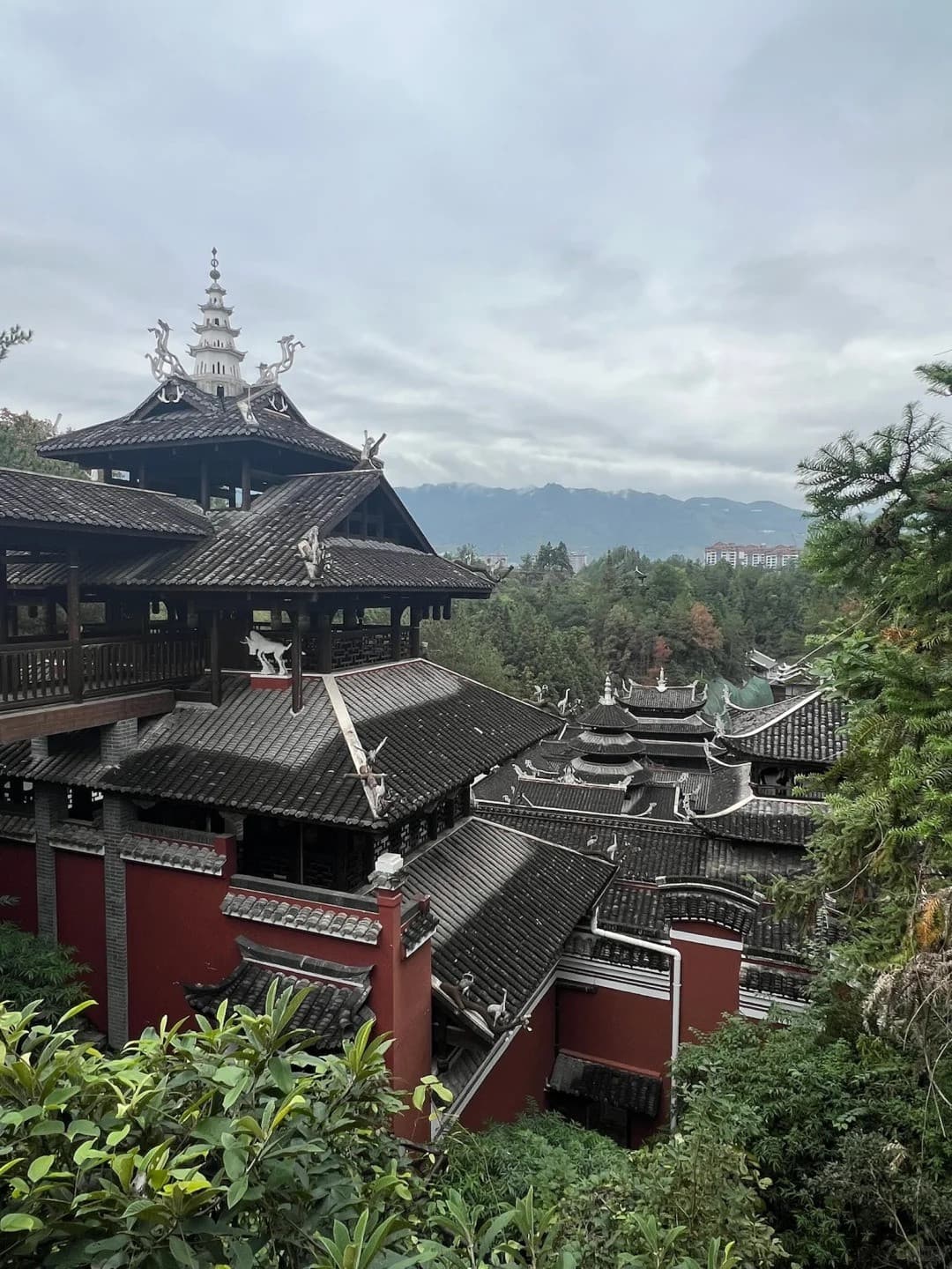 ân thi thổ ty thành, tour ân thi trương gia giới phượng hoàng cổ trấn tết dương lịch